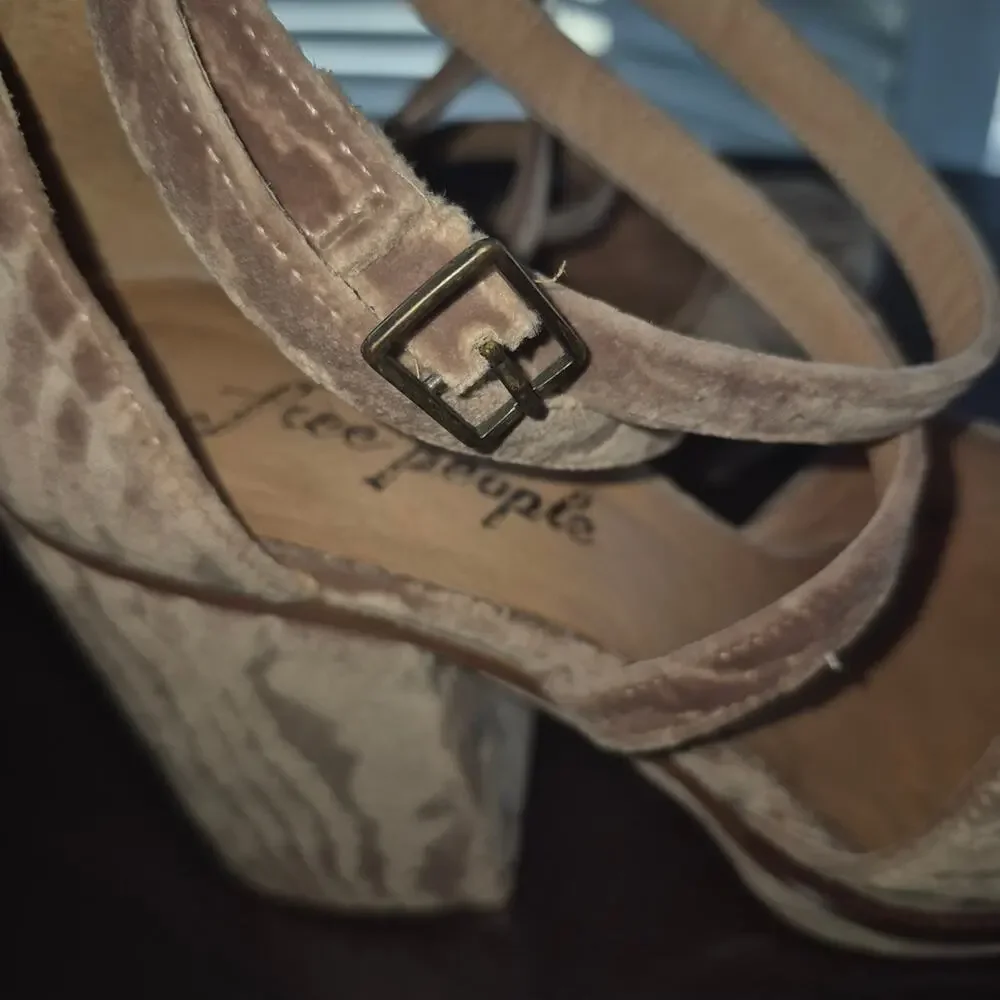 Free People Brown Patterned Platform Shoes Size 6.5